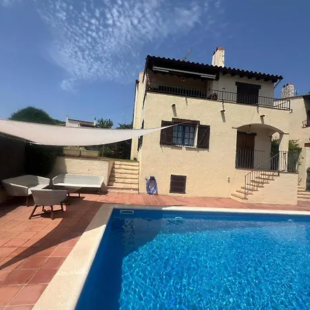 Casa de Férias Maresme 42 *